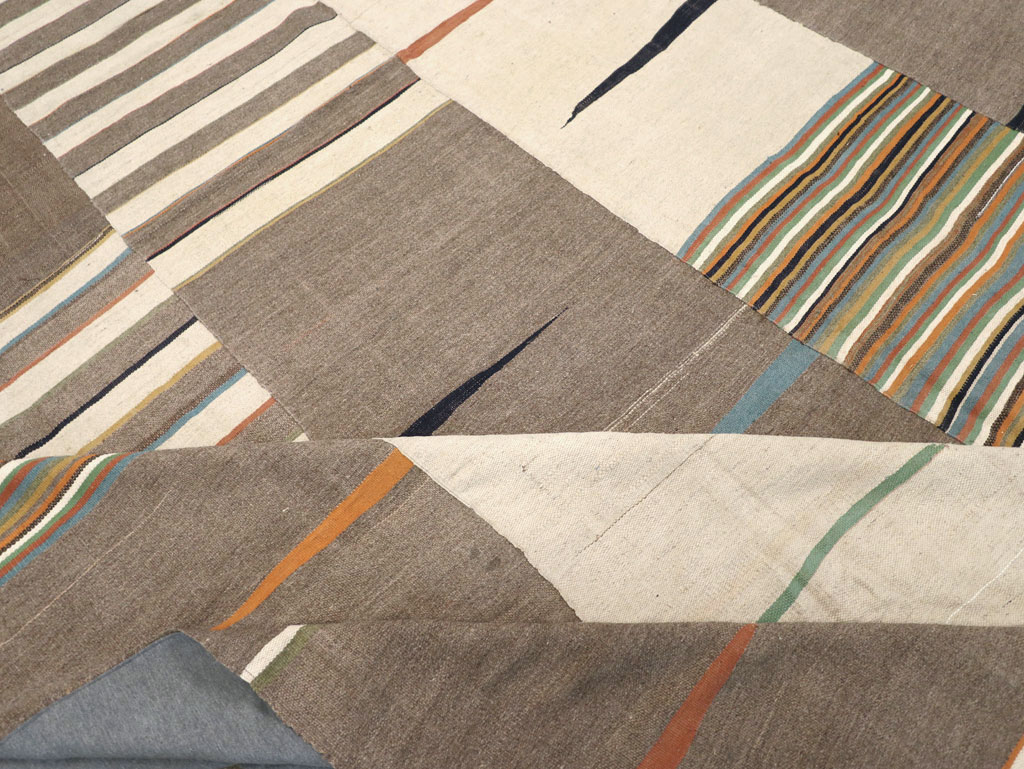 Modern Turkish Flatweave Room Size Carpet, No.31427 - Galerie Shabab