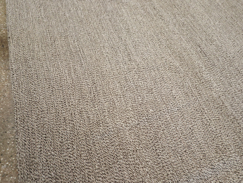 Vintage Turkish Flatweave Kilim Room Size Carpet, No.31428 - Galerie Shabab