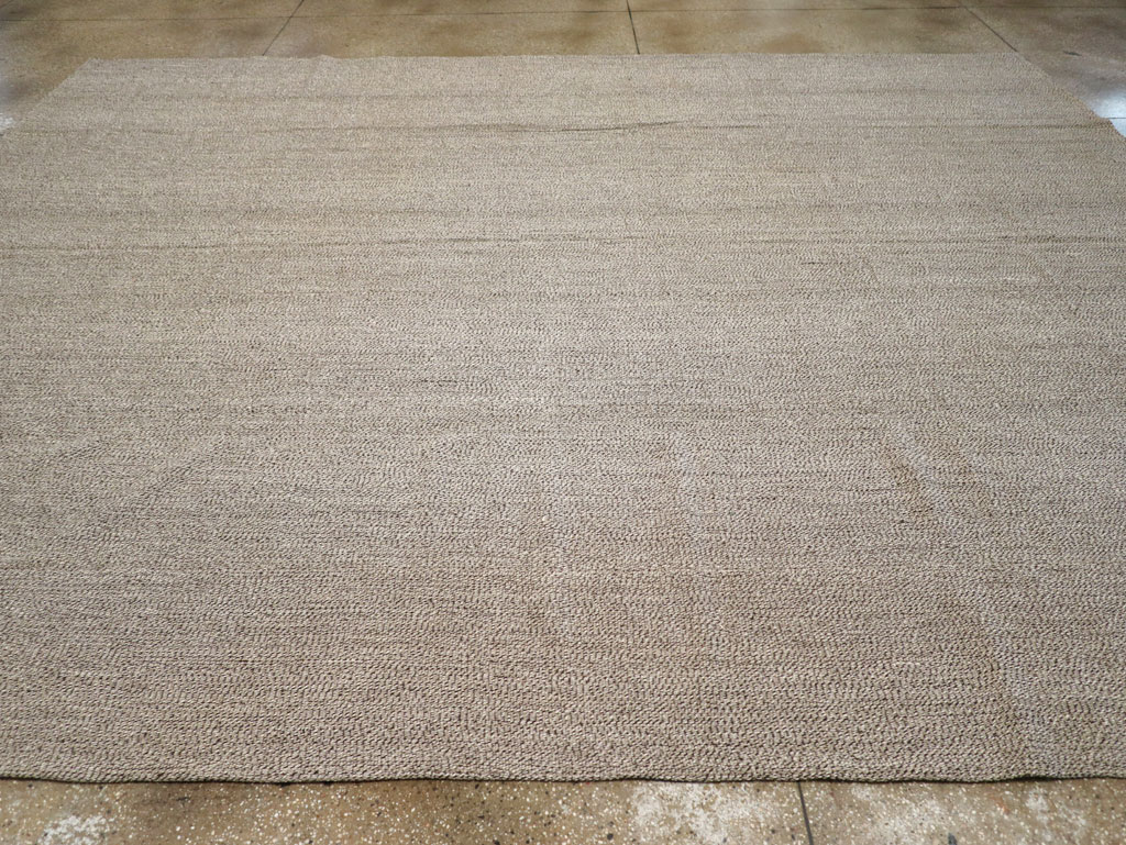 Vintage Turkish Flatweave Kilim Room Size Carpet, No.31428 - Galerie Shabab