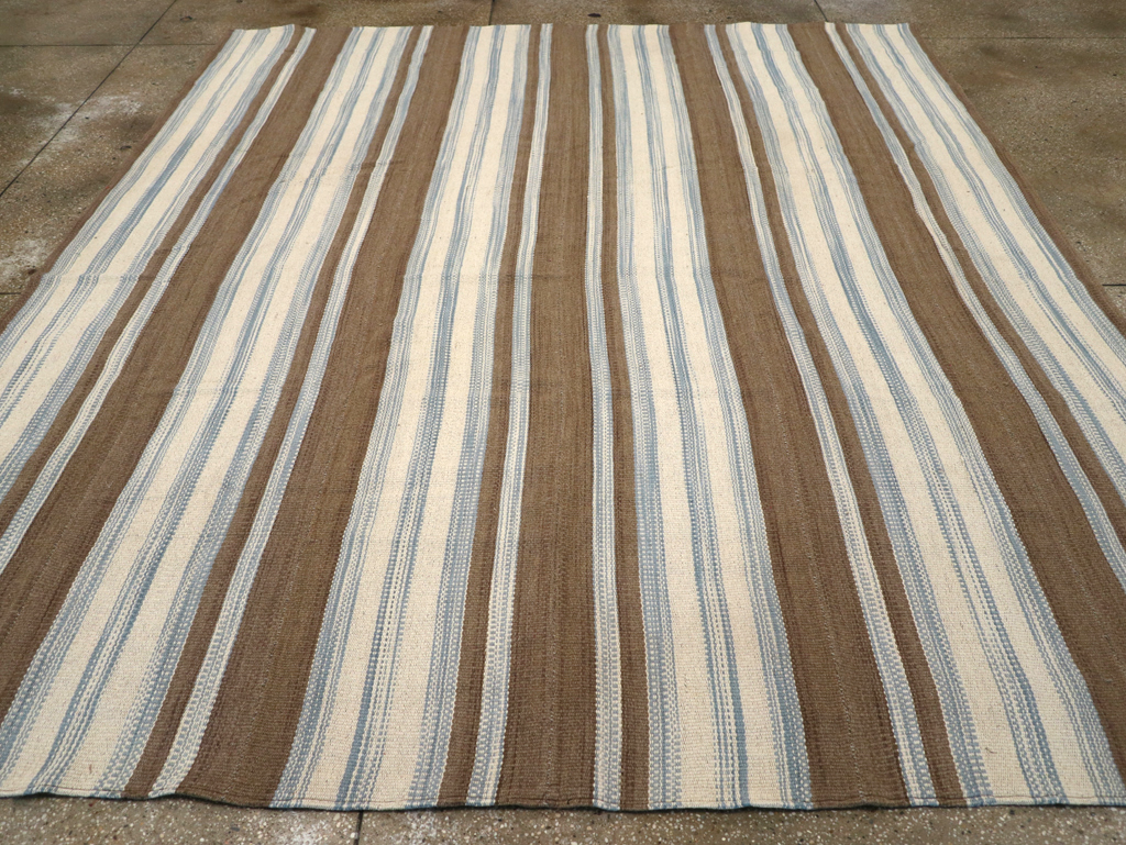 Modern Turkish Flatweave Room Size Carpet, No.31429 - Galerie Shabab