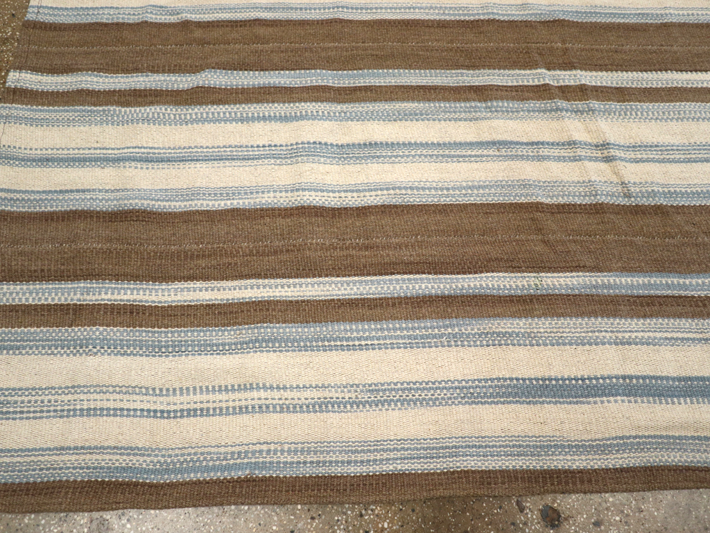 Modern Turkish Flatweave Room Size Carpet, No.31429 - Galerie Shabab