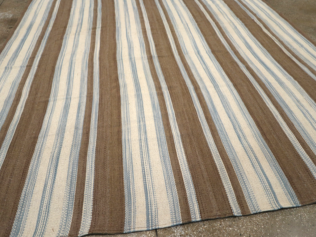 Modern Turkish Flatweave Room Size Carpet, No.31429 - Galerie Shabab