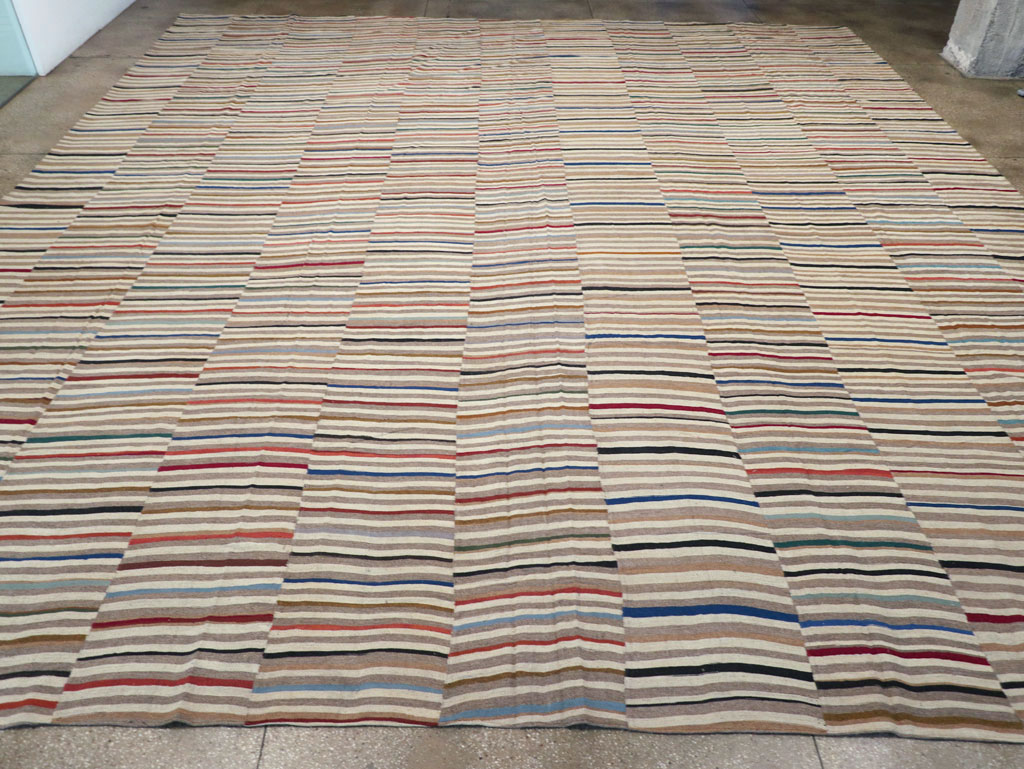 Modern Turkish Flatweave Kilim Oversize Square Carpet, No.31431 - Galerie Shabab