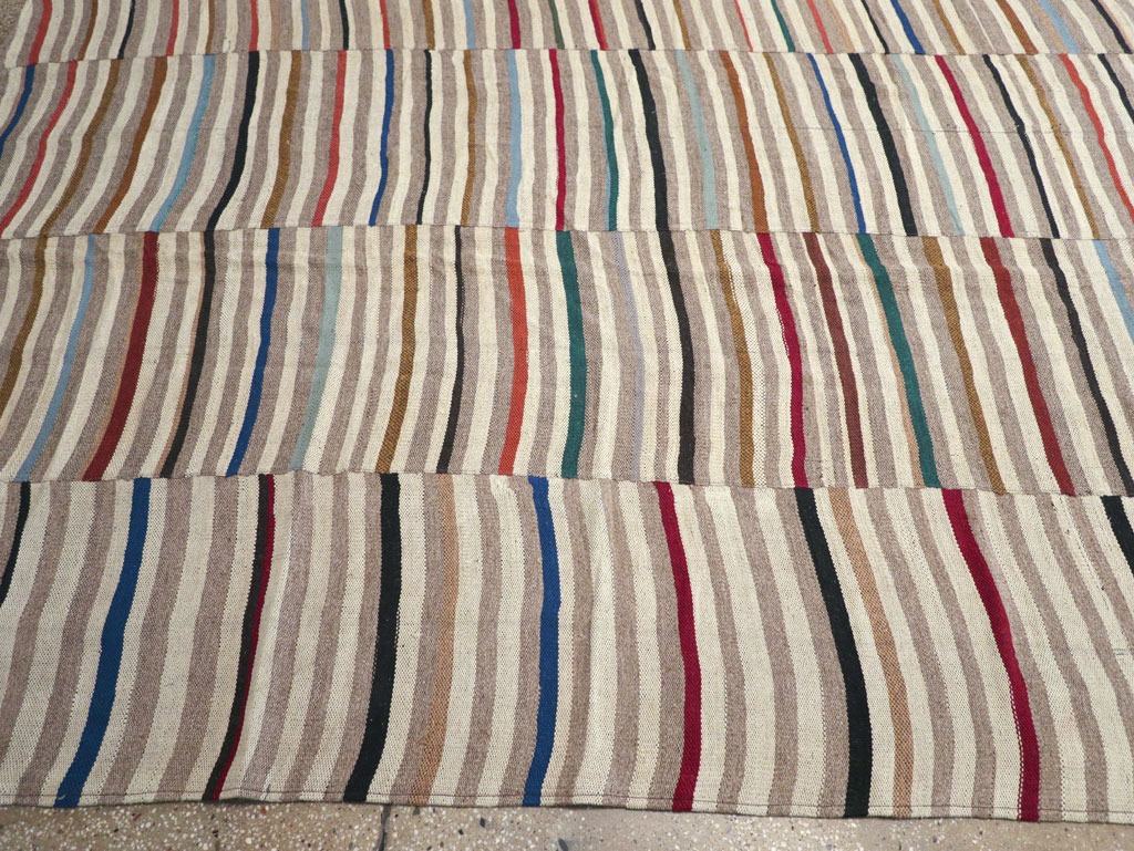Modern Turkish Flatweave Kilim Oversize Square Carpet, No.31431 - Galerie Shabab