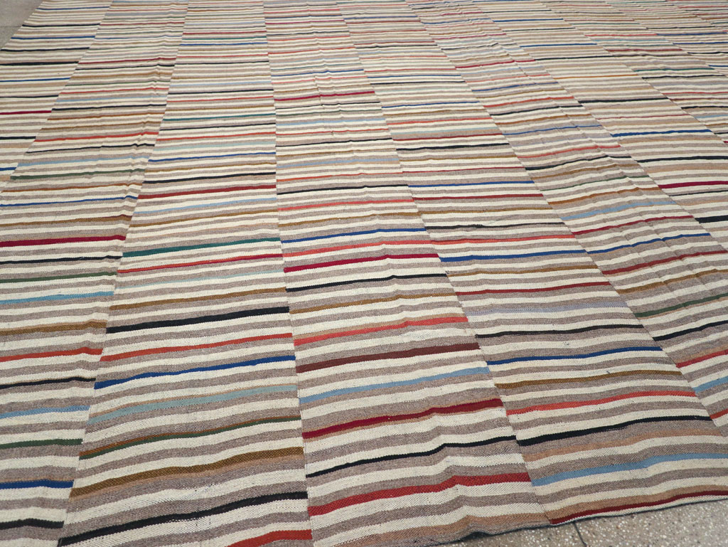 Modern Turkish Flatweave Kilim Oversize Square Carpet, No.31431 - Galerie Shabab