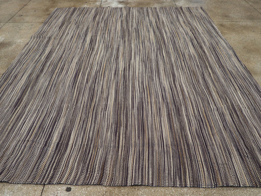 Modern Turkish Flatweave Room Size Carpet, No.31432 - Galerie Shabab