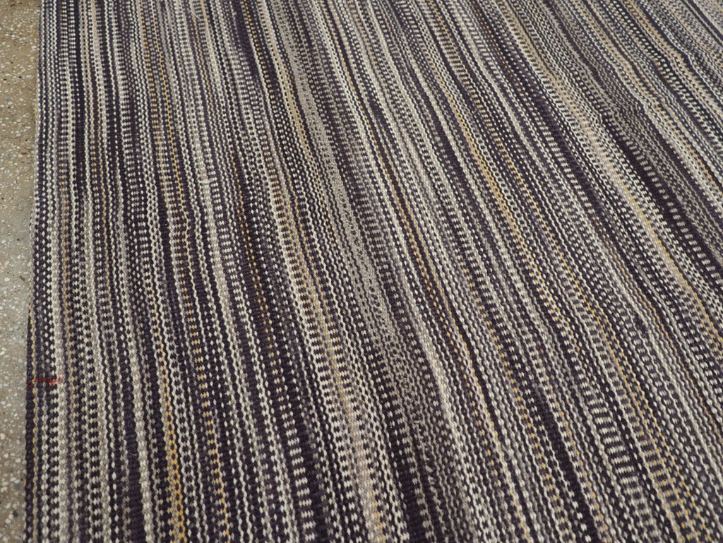 Modern Turkish Flatweave Room Size Carpet, No.31432 - Galerie Shabab