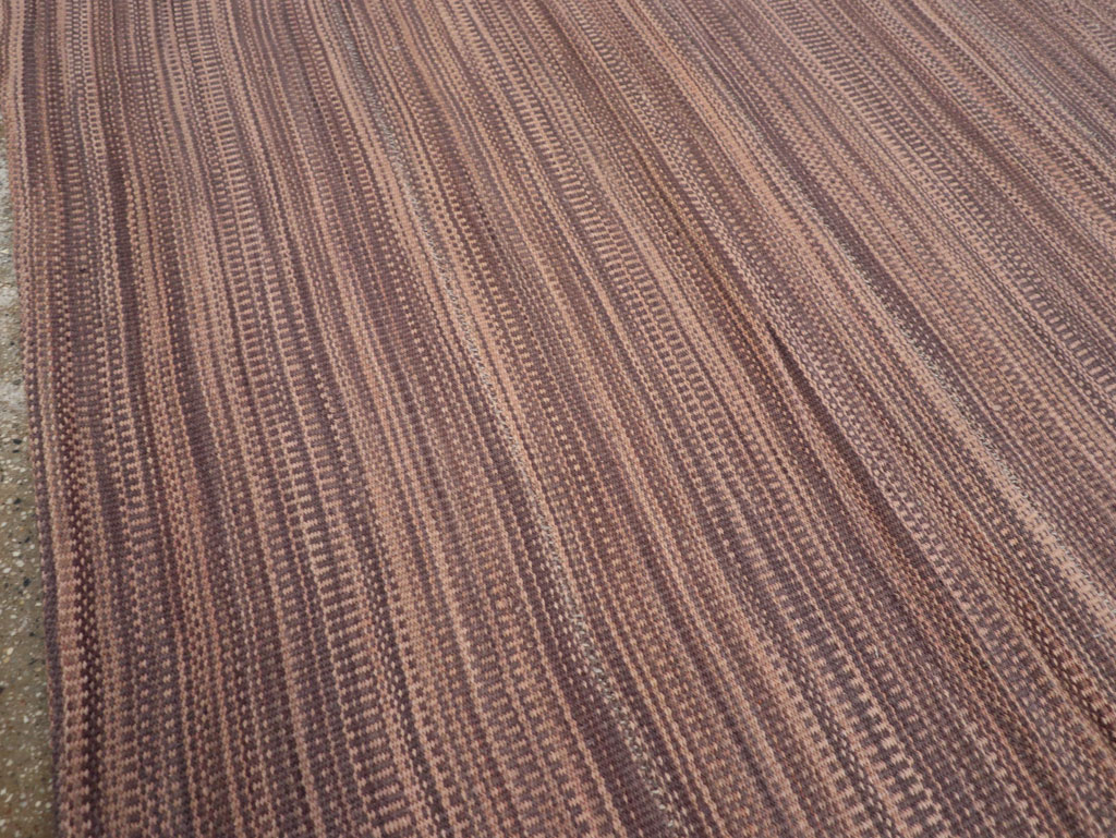 Modern Turkish Flatweave Room Size Carpet, No.31434 - Galerie Shabab