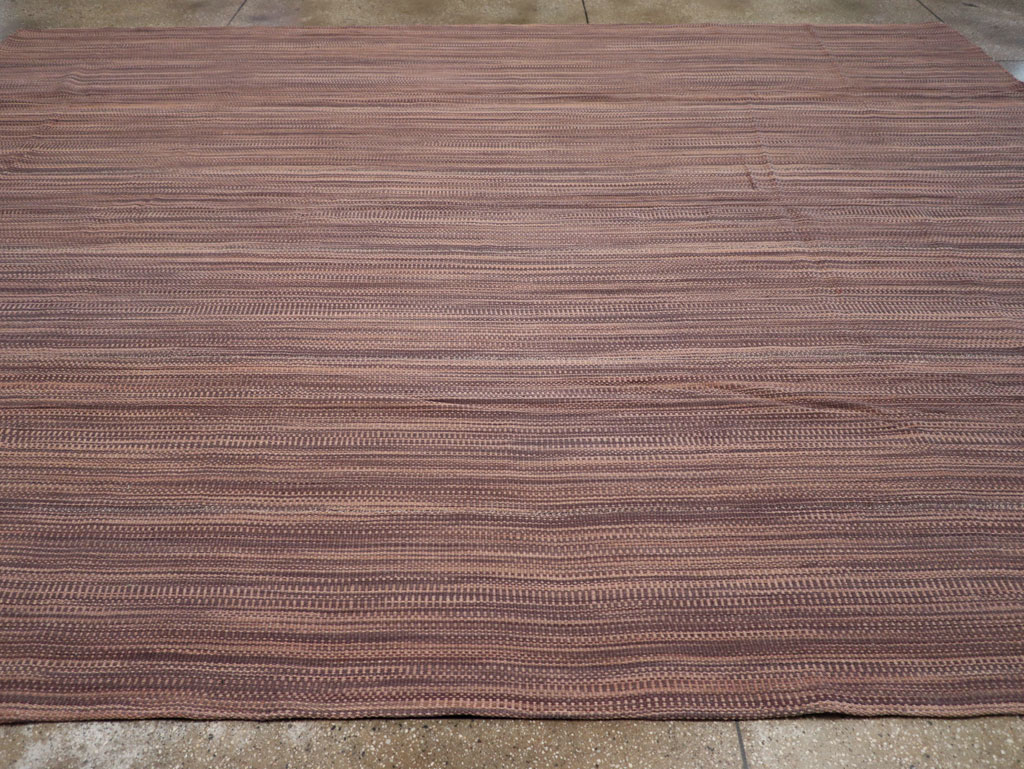 Modern Turkish Flatweave Room Size Carpet, No.31434 - Galerie Shabab