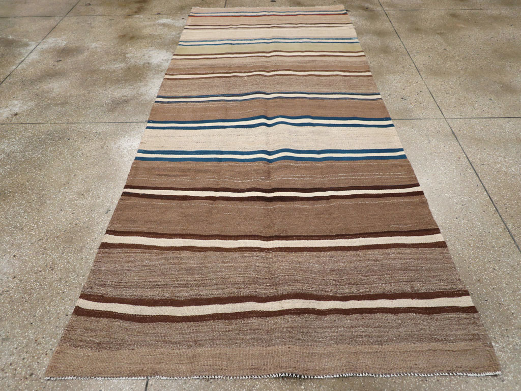 Vintage Persian Kilim Gallery Rug, No.31437 - Galerie Shabab