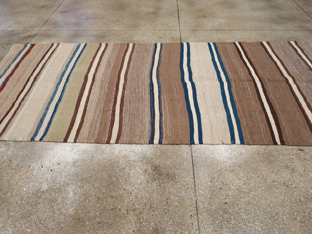 Vintage Persian Kilim Gallery Rug, No.31437 - Galerie Shabab