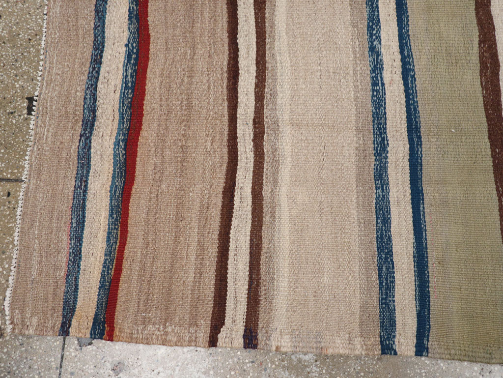 Vintage Persian Kilim Gallery Rug, No.31437 - Galerie Shabab