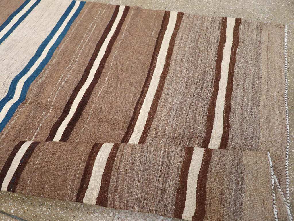 Vintage Persian Kilim Gallery Rug, No.31437 - Galerie Shabab