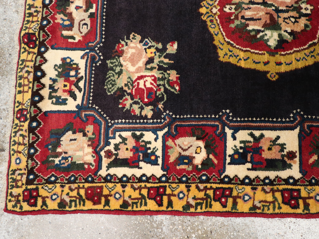 Vintage Persian Bakhtiari Throw Rug, No.31449 - Galerie Shabab