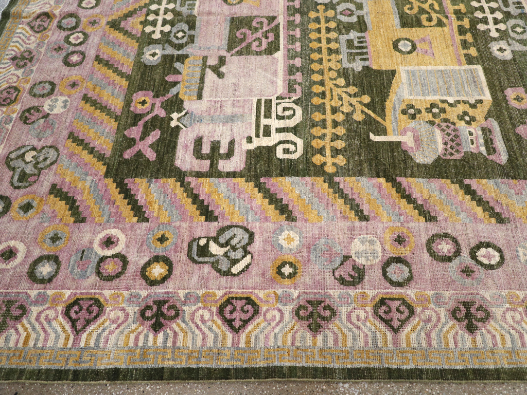 Modern East Turkestan Vase Khotan Room Size Carpet, No.31457 - Galerie Shabab