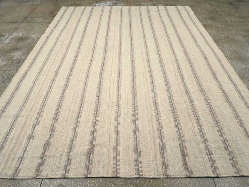 Vintage Turkish Flatweave Kilim Room Size Carpet, No.31464 - Galerie Shabab