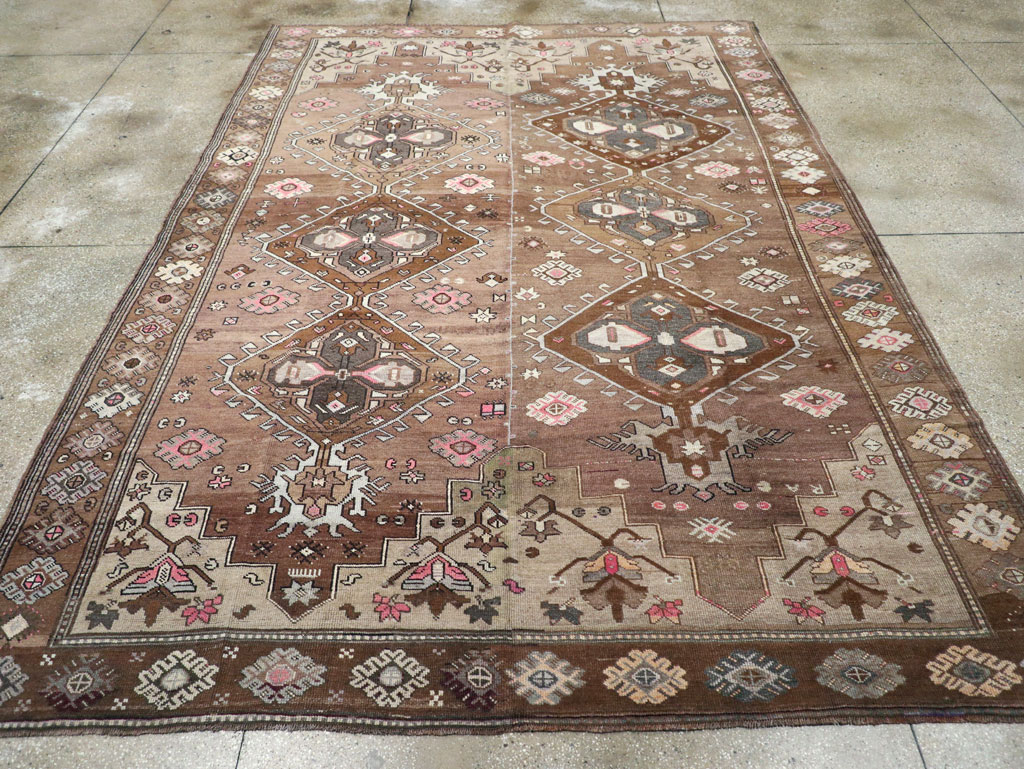 Vintage Turkish Anatolian Tribal Room Size Carpet, No.31467 - Galerie Shabab