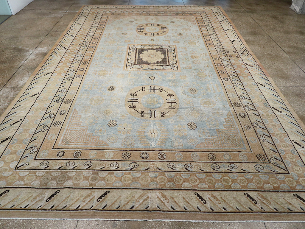 Antique East Turkestan Khotan Large Carpet, No.31472 - Galerie Shabab