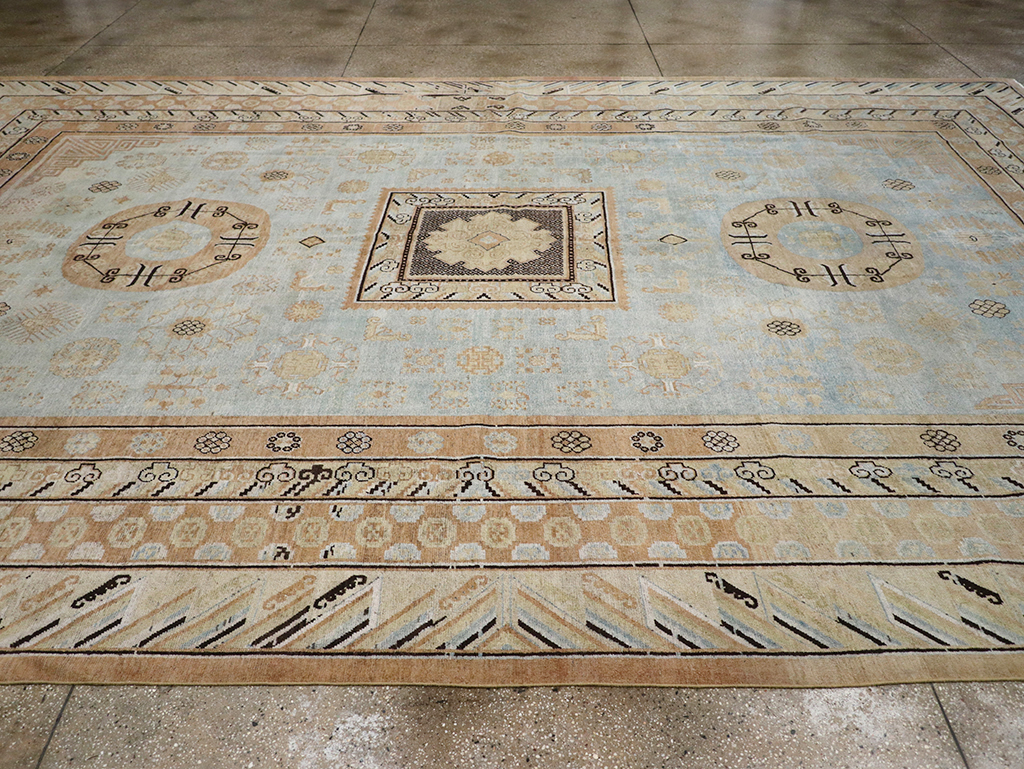 Antique East Turkestan Khotan Large Carpet, No.31472 - Galerie Shabab