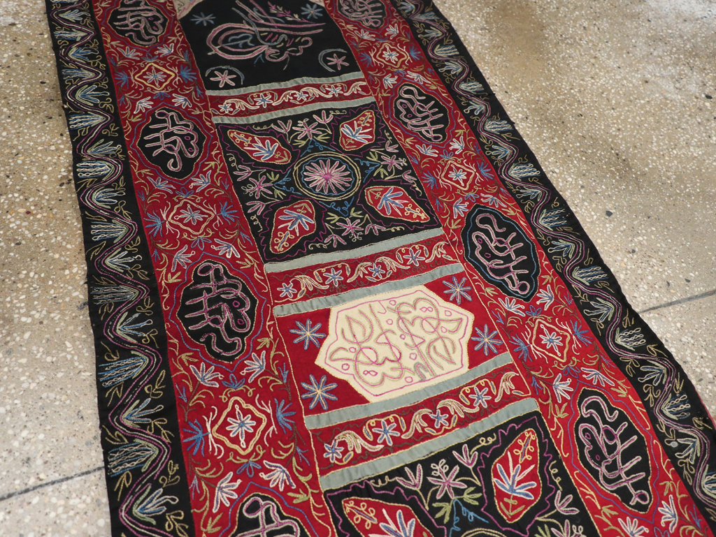 Vintage Indian Embroidered Wall Hanging Textile Runner, No.31478 - Galerie Shabab