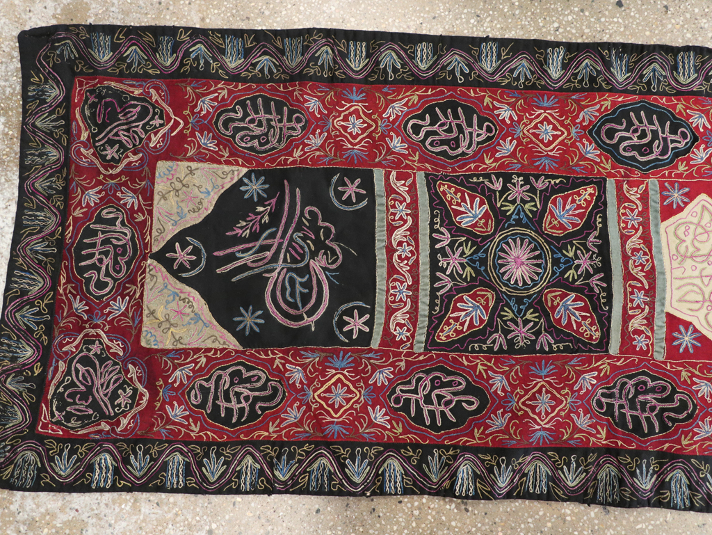 Vintage Indian Embroidered Wall Hanging Textile Runner, No.31478 - Galerie Shabab