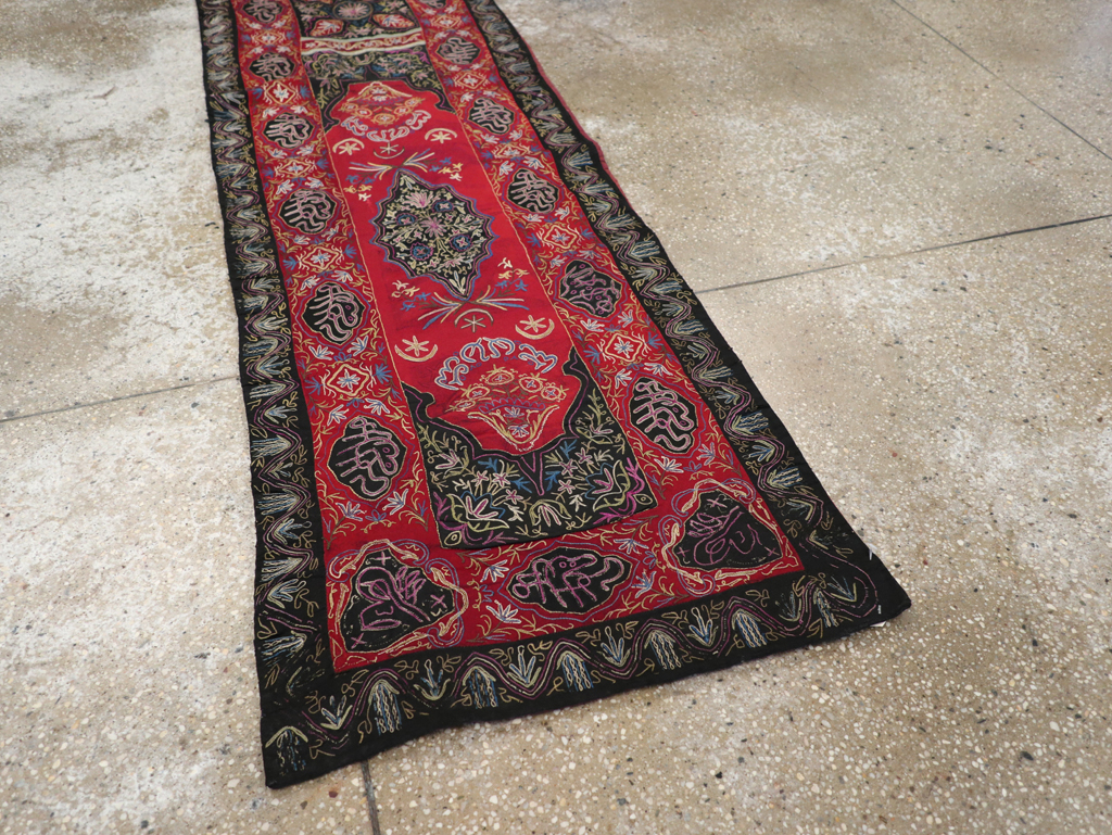 Vintage Indian Embroidered Wall Hanging Textile Runner, No.31478 - Galerie Shabab