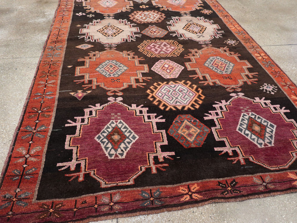 Vintage Turkish Anatolian Small Room Size Carpet, No.31479 - Galerie Shabab