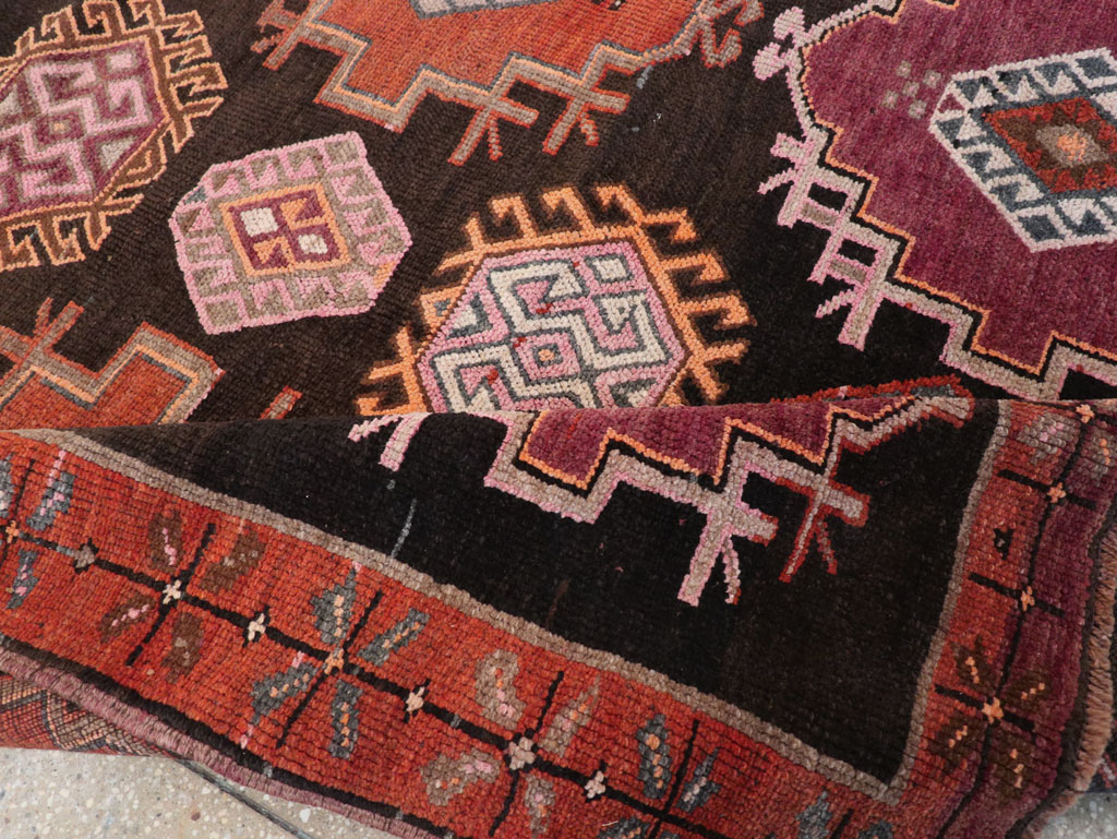 Vintage Turkish Anatolian Small Room Size Carpet, No.31479 - Galerie Shabab