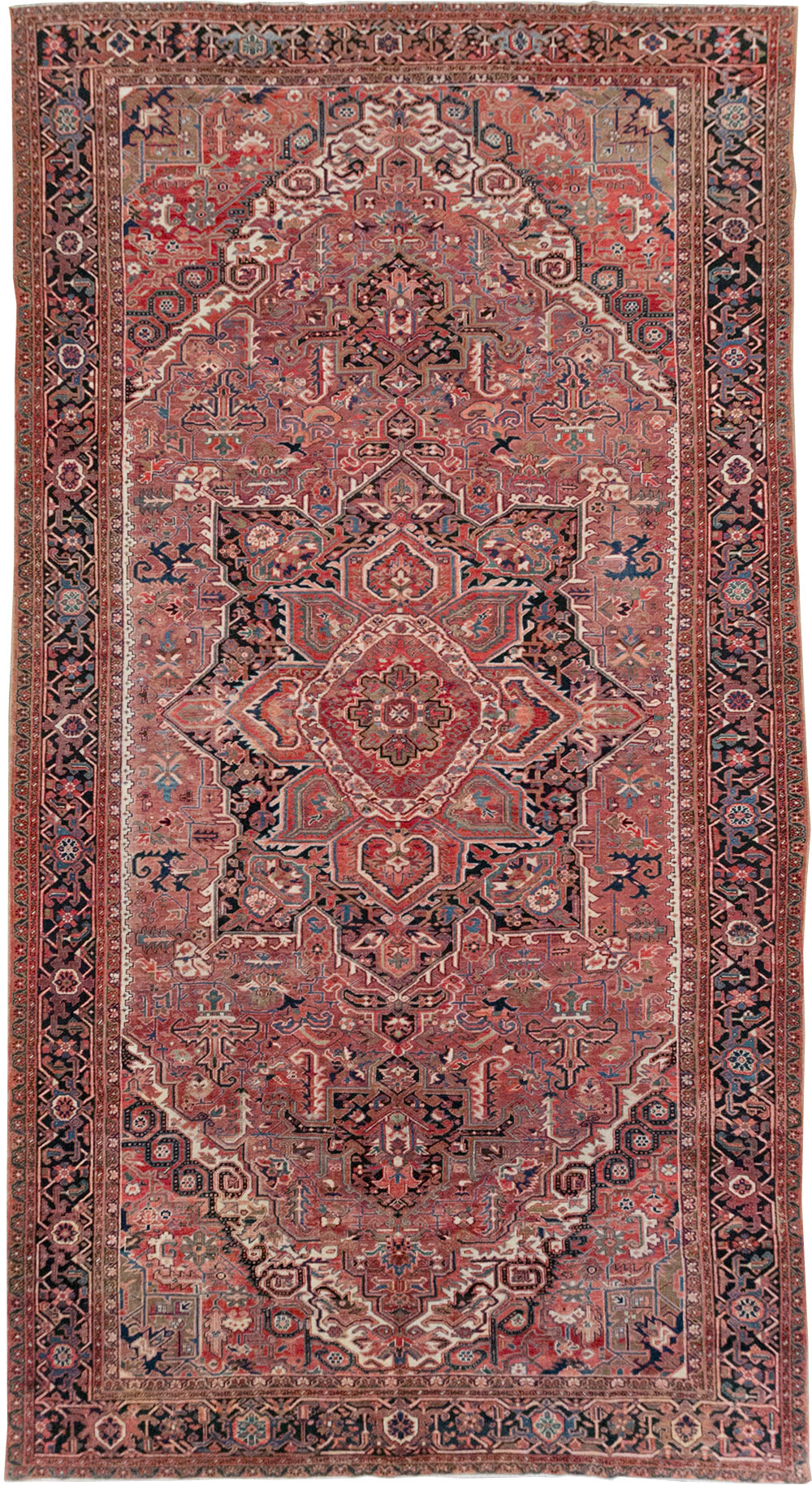 Antique Persian Heriz Large Carpet, No.31493 - Galerie Shabab