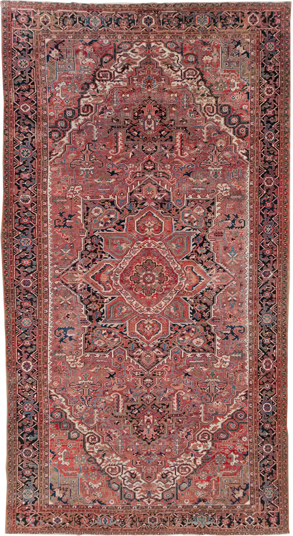 Antique Persian Heriz Large Carpet, No.31493 - Galerie Shabab