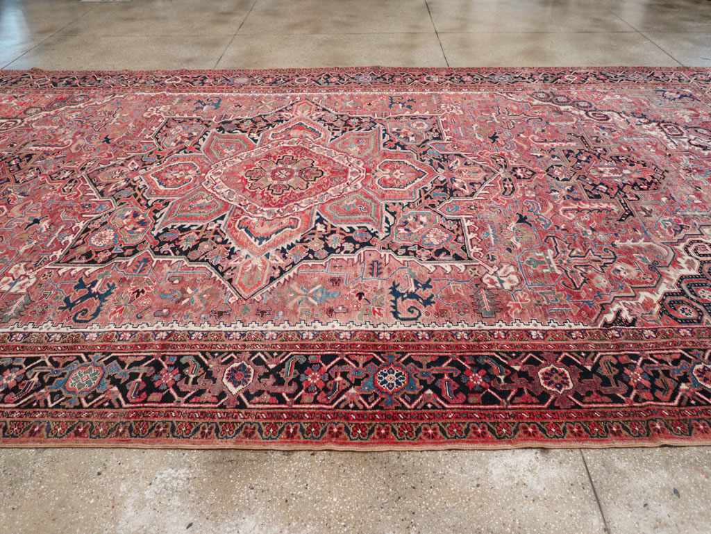 Antique Persian Heriz Large Carpet, No.31493 - Galerie Shabab