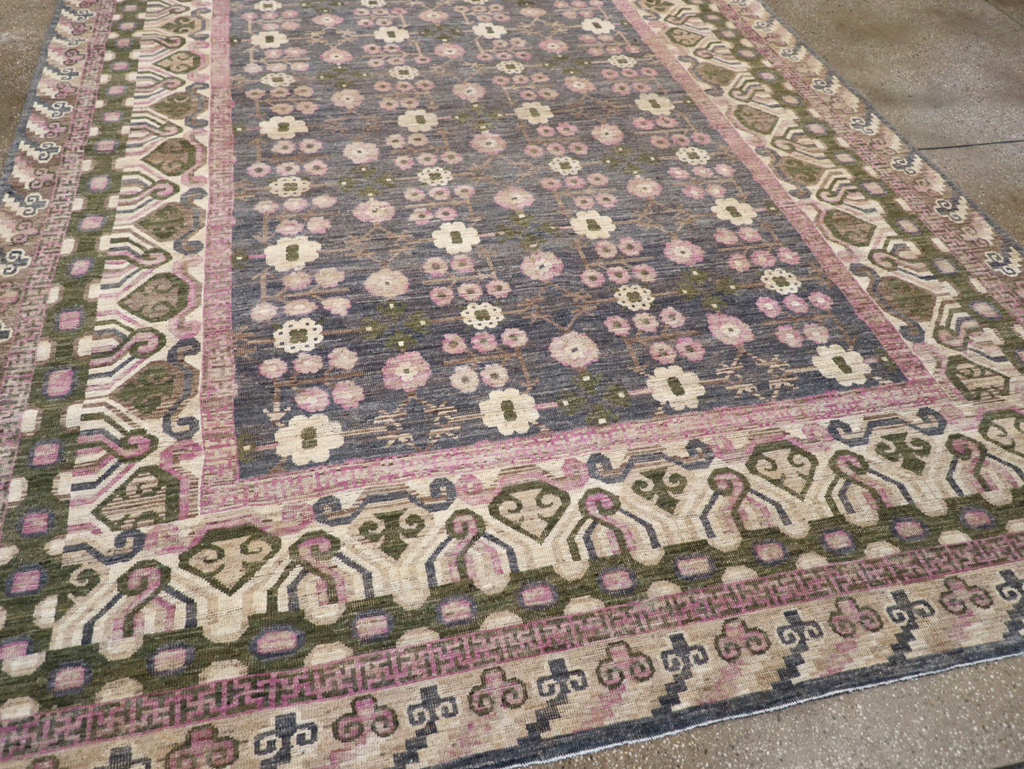 Modern East Turkestan Khotan Room Size Carpet, No.31495 - Galerie Shabab