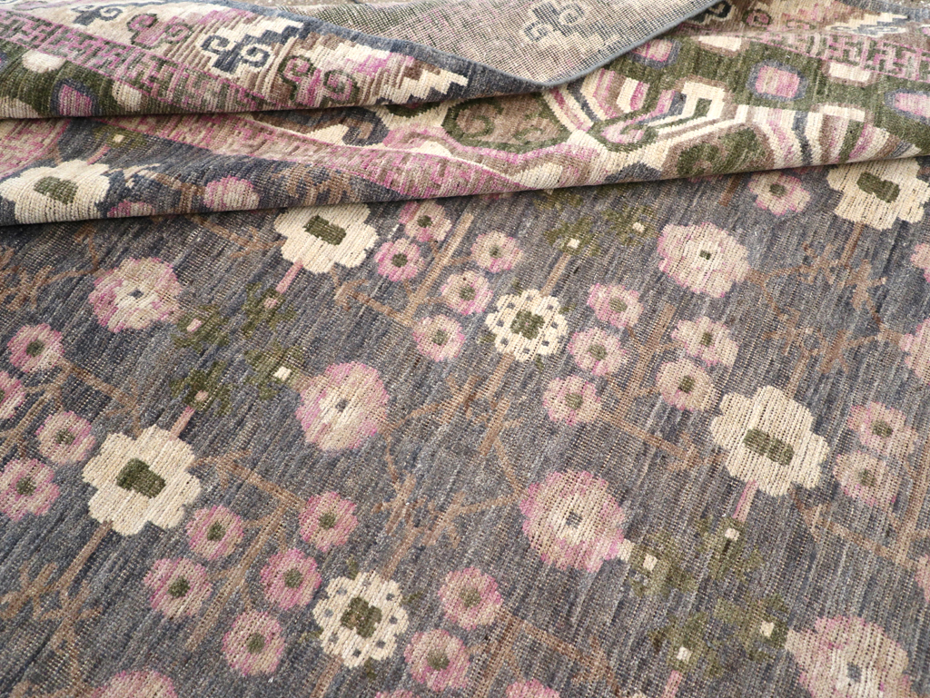 Modern East Turkestan Khotan Room Size Carpet, No.31495 - Galerie Shabab