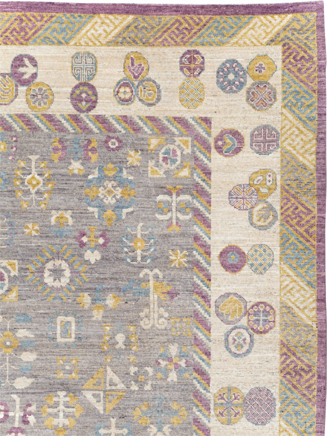 Modern East Turkestan Khotan Room Size Carpet, No.31496 - Galerie Shabab