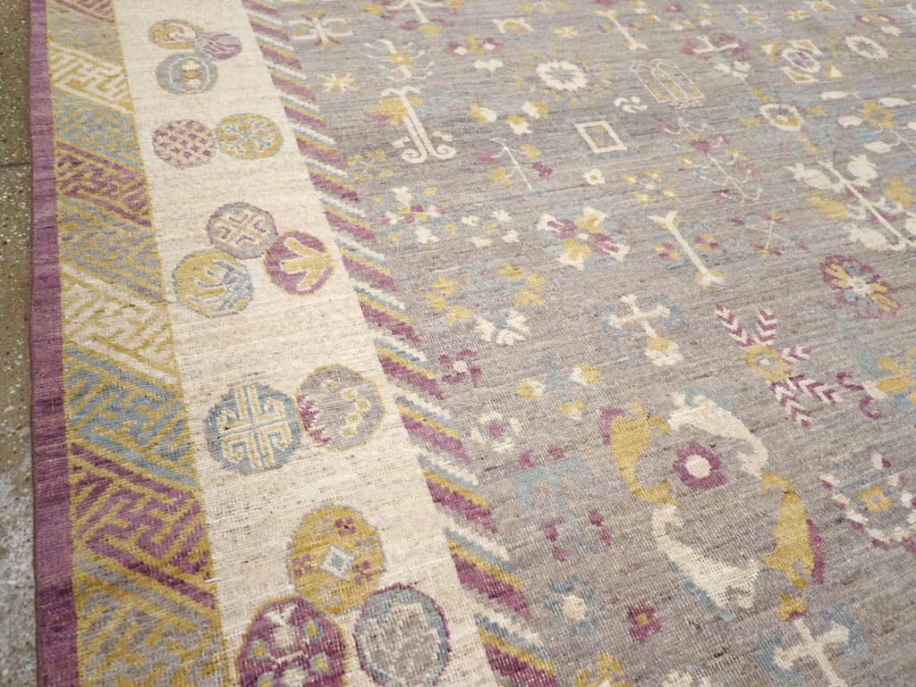 Modern East Turkestan Khotan Room Size Carpet, No.31496 - Galerie Shabab