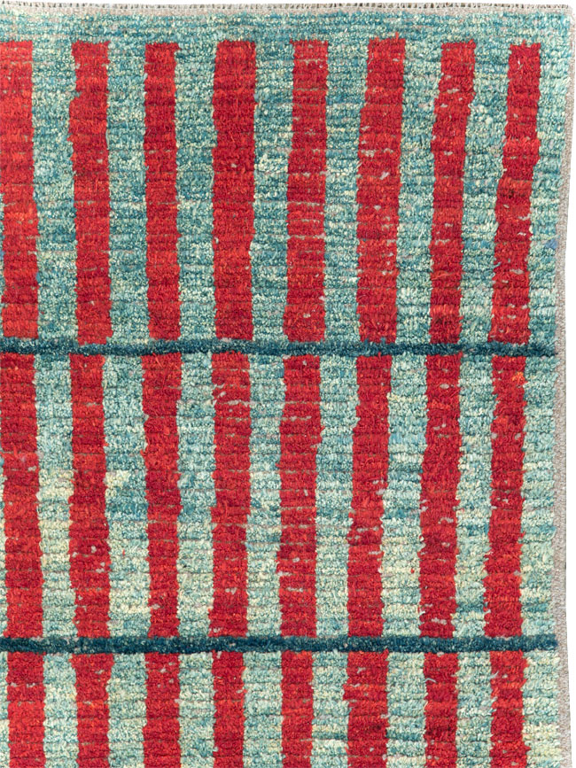 Contemporary Turkish Art Deco Style Accent Carpet, No.31500 - Galerie Shabab