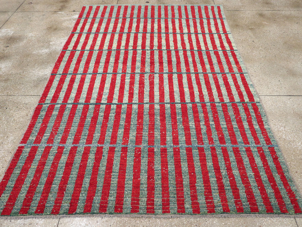 Contemporary Turkish Art Deco Style Accent Carpet, No.31500 - Galerie Shabab