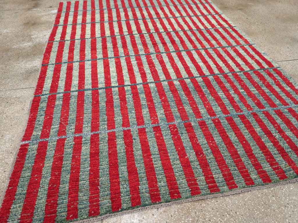 Contemporary Turkish Art Deco Style Accent Carpet, No.31500 - Galerie Shabab