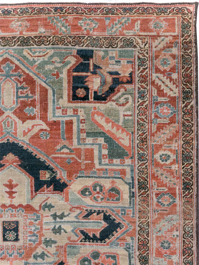 Antique Persian Heriz Accent Rug, No.31508 - Galerie Shabab