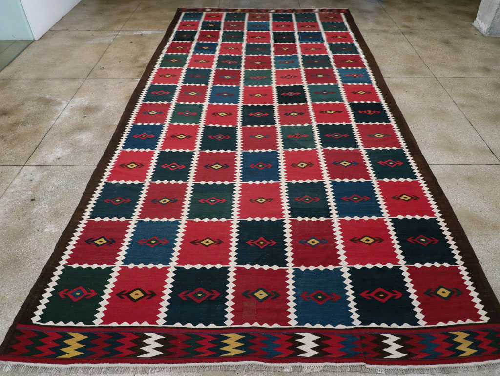 Vintage Turkish Kilim Long and Narrow Gallery Carpet, No.31509 - Galerie Shabab