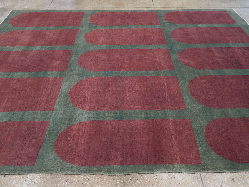 Vintage Turkish Art Deco Style Room Size Carpet, No.31514 - Galerie Shabab