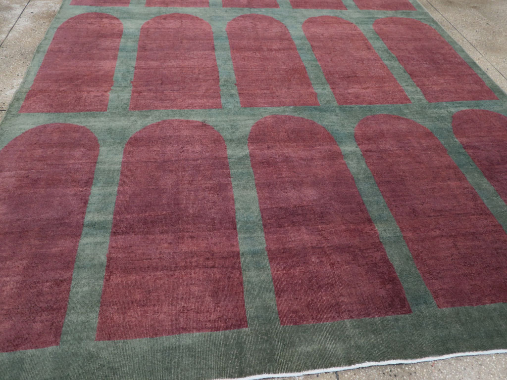 Vintage Turkish Art Deco Style Room Size Carpet, No.31514 - Galerie Shabab