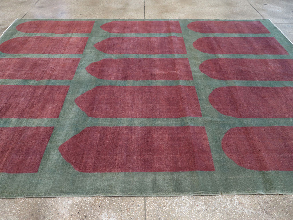 Vintage Turkish Art Deco Style Room Size Carpet, No.31516 - Galerie Shabab