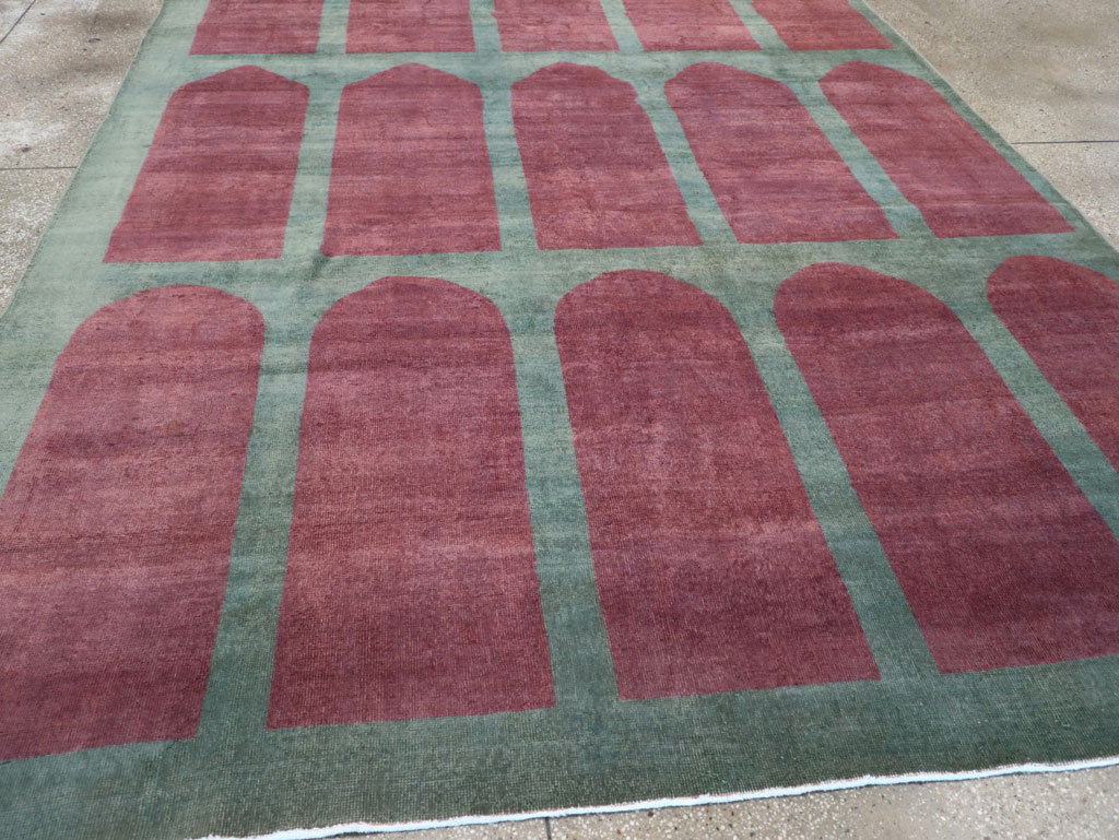 Vintage Turkish Art Deco Style Room Size Carpet, No.31516 - Galerie Shabab