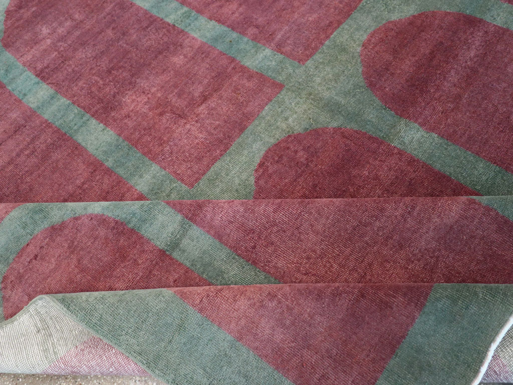 Vintage Turkish Art Deco Style Room Size Carpet, No.31516 - Galerie Shabab