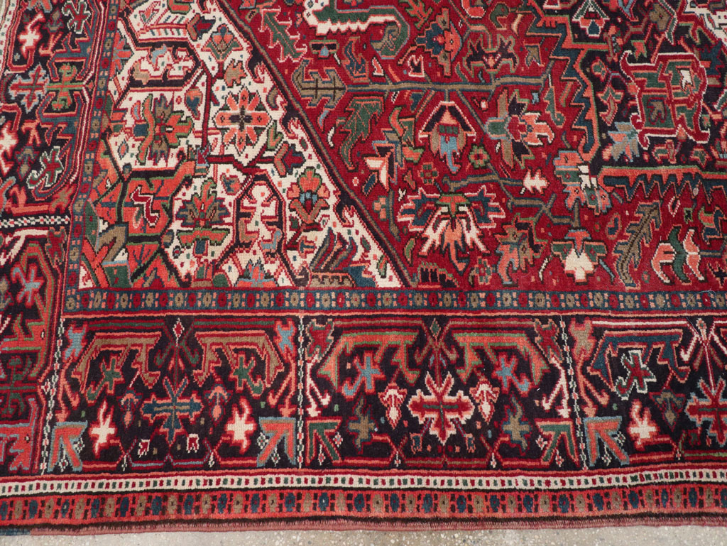 Vintage Persian Heriz Small Room Size Carpet, No.31519 - Galerie Shabab