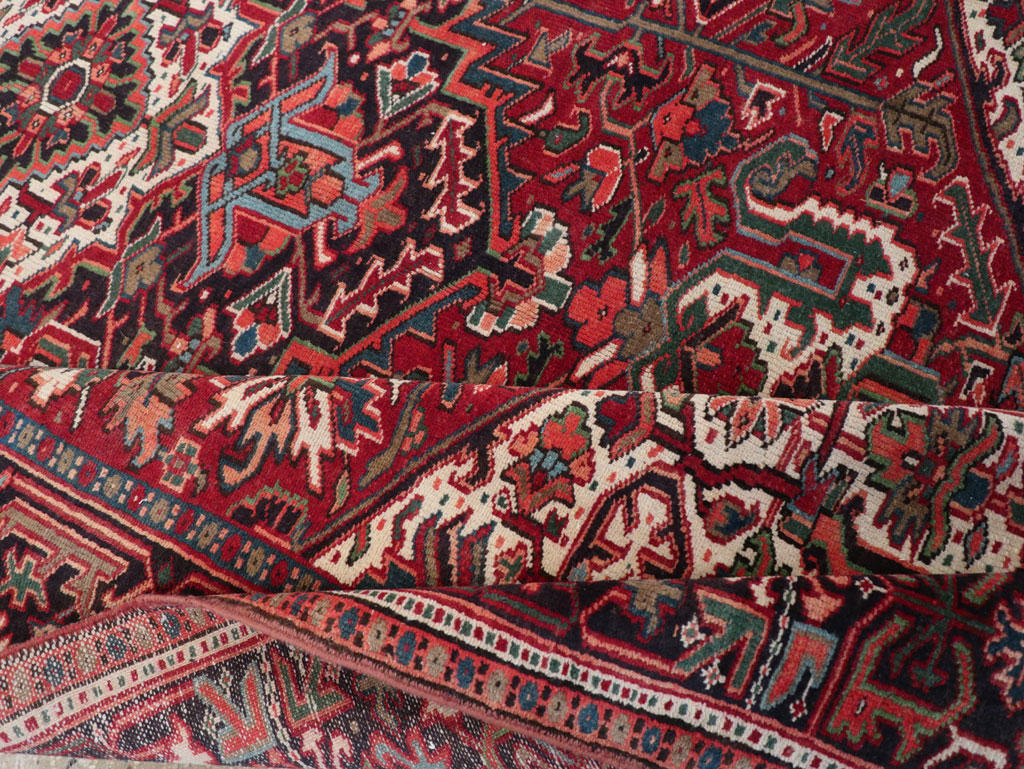 Vintage Persian Heriz Small Room Size Carpet, No.31519 - Galerie Shabab