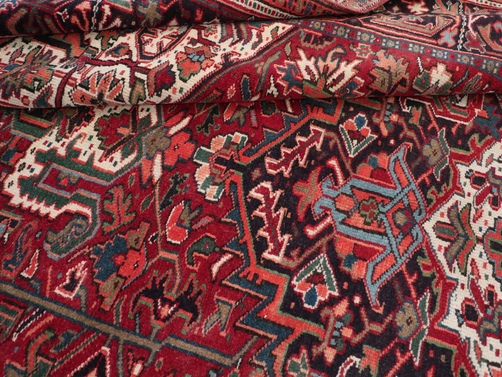 Vintage Persian Heriz Small Room Size Carpet, No.31519 - Galerie Shabab