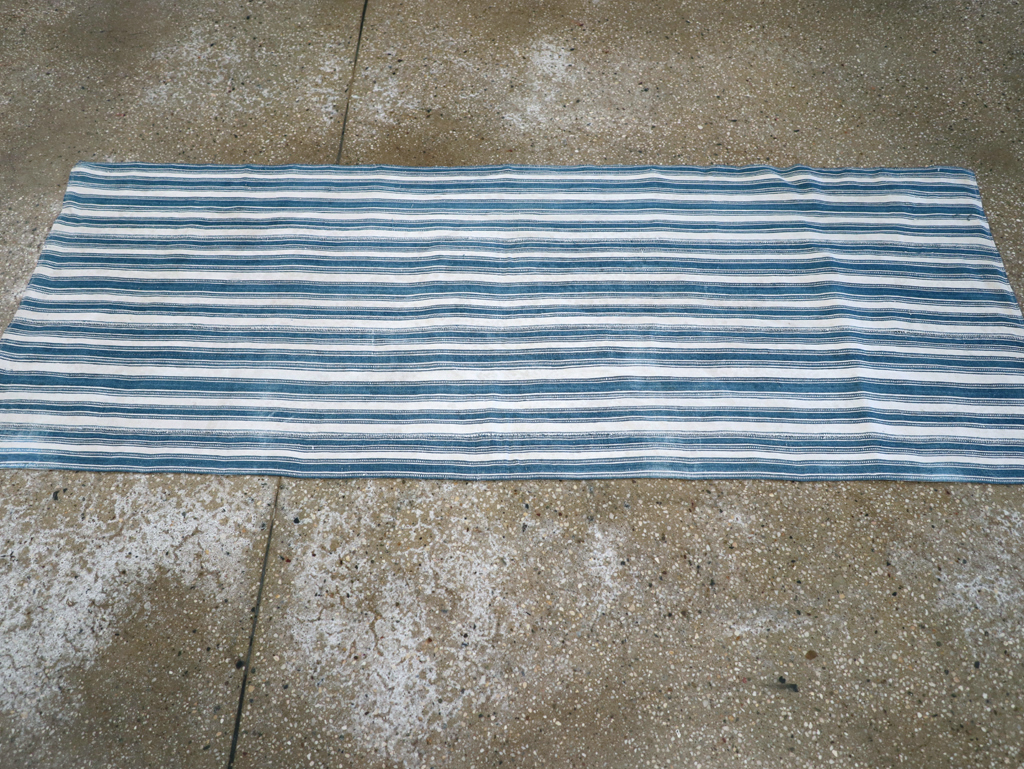 Vintage Persian Flatweave Kilim Throw Rug, No.31520 - Galerie Shabab