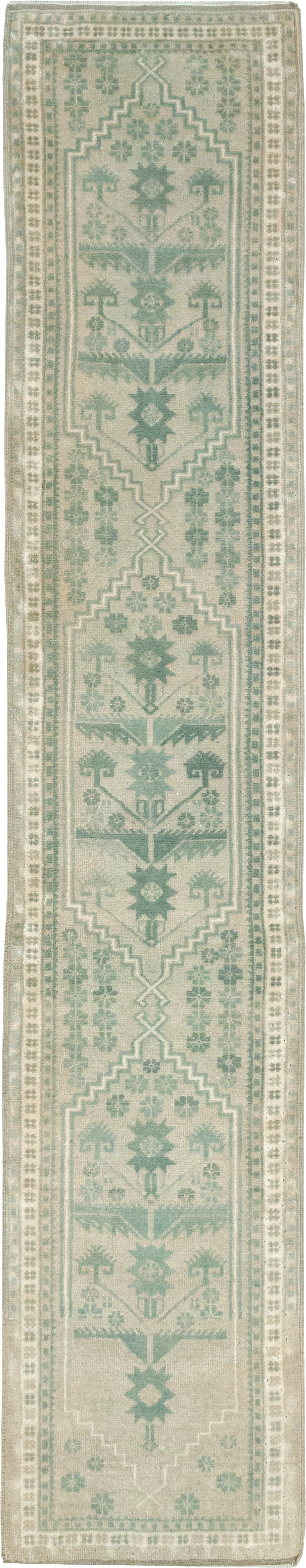 Vintage Turkish Anatolian Runner, No.31528 - Galerie Shabab